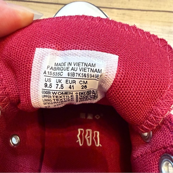 Converse Women’s Maroon Floral Sneakers - Picture 9 of 11